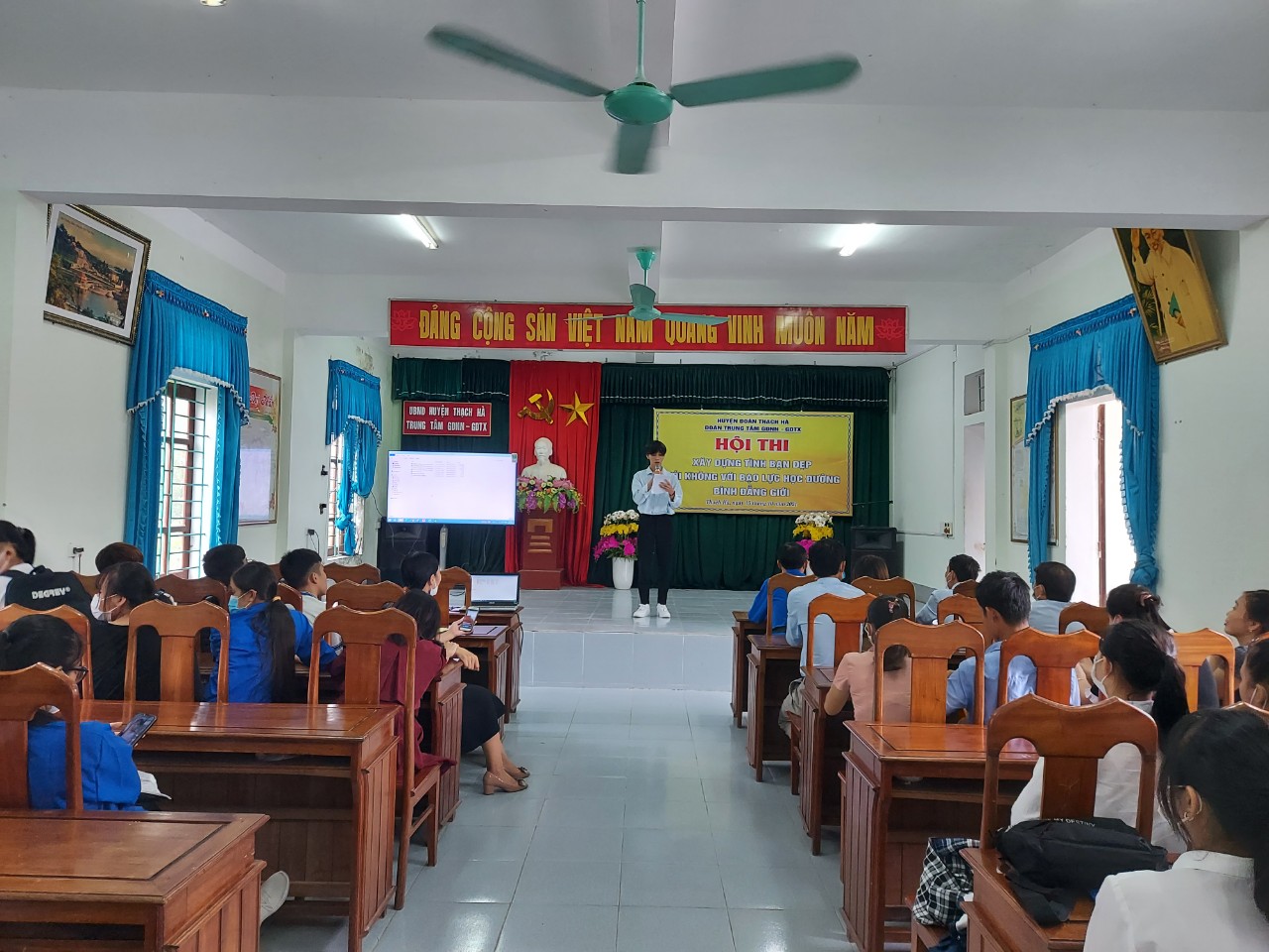 Ban chấp hành Đoàn TNCS Hồ Chí Minh Trung tâm GDNN – GDTX Thạch Hà tổ chức hội thi “Xây dựng tình bạn đẹp - Nói không với bạo lực học đường - Bình đẳng giới”