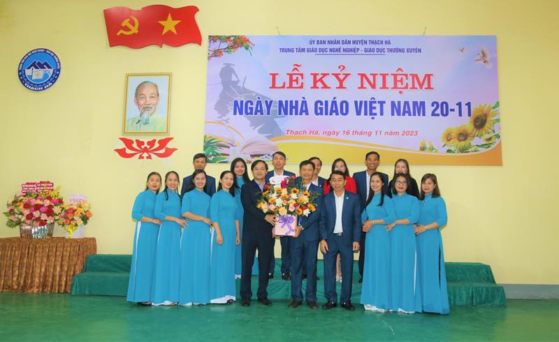 Trung tâm GDNN-GDTX huyện Thạch Hà kỷ niệm 41 năm ngày Nhà giáo Việt Nam