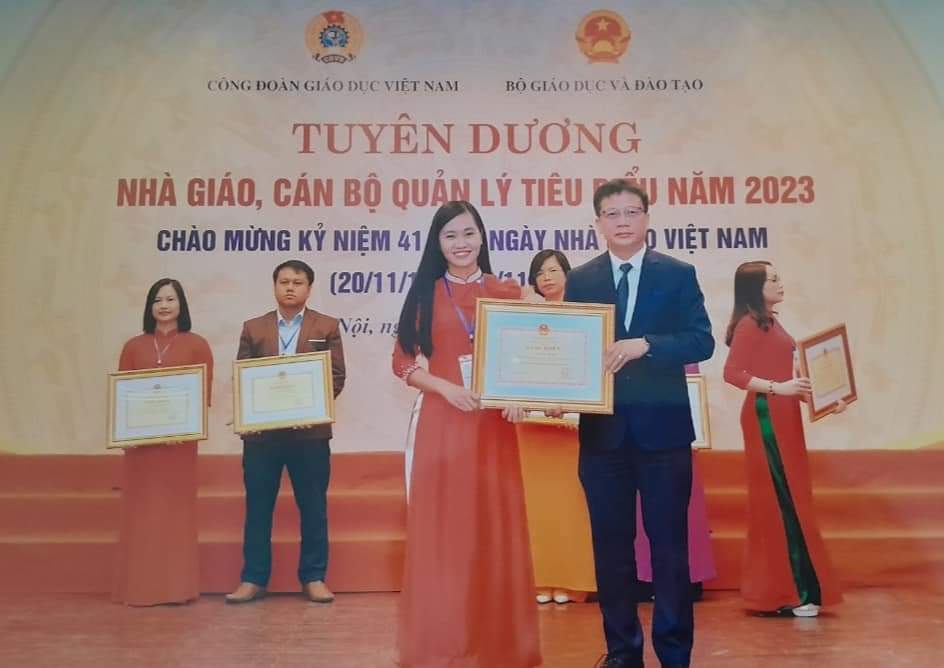 CÔ GIÁO NGUYỄN THỊ NGA - GIÁO VIÊN TRUNG TÂM GDNN - GDTX HUYỆN ĐƯỢC BỘ GD&ĐT TUYÊN DƯƠNG “NHÀ GIÁO TIÊU BIỂU”